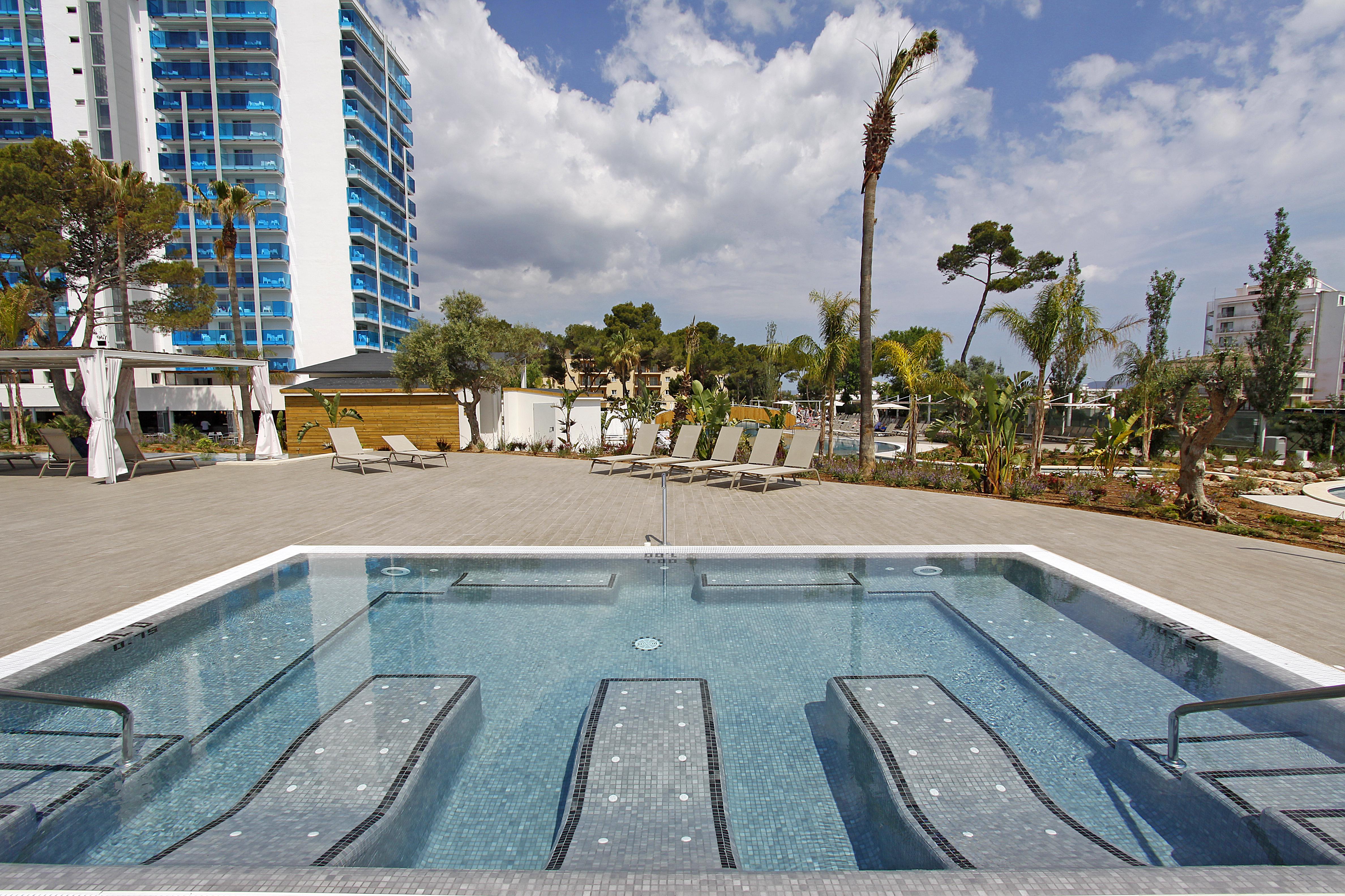 Bg Tonga Tower Hotel Can Picafort  Exterior photo